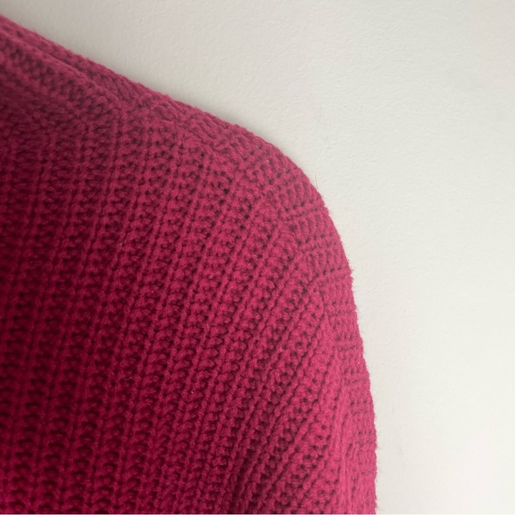 American Eagle Hot Pink Knitted Turtleneck Sweater Size XS/S - Picture 4 of 7